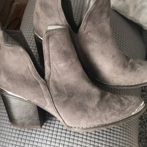 Brinley co womens faux suede stacked wood booties